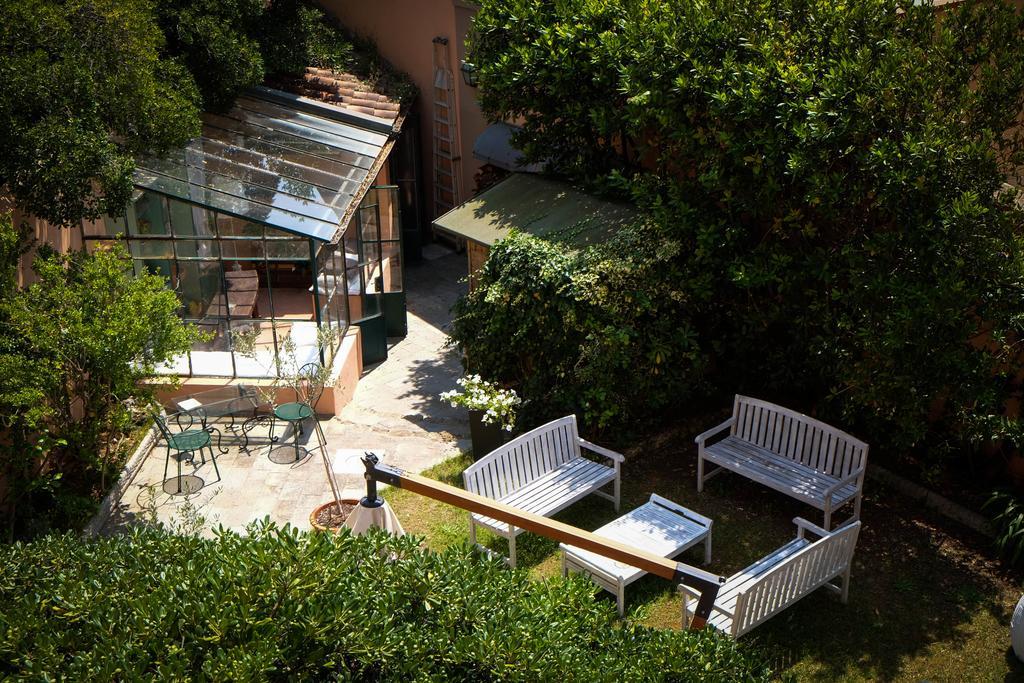 Camera Matrimoniale Deluxe con Balcone e Bagno Privato Esterno